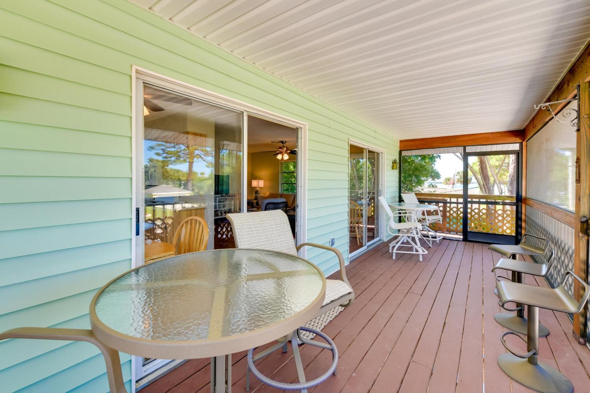 Coastal Oasis With Shared Pool, 2 Mi To Beach! Englewood Luaran gambar
