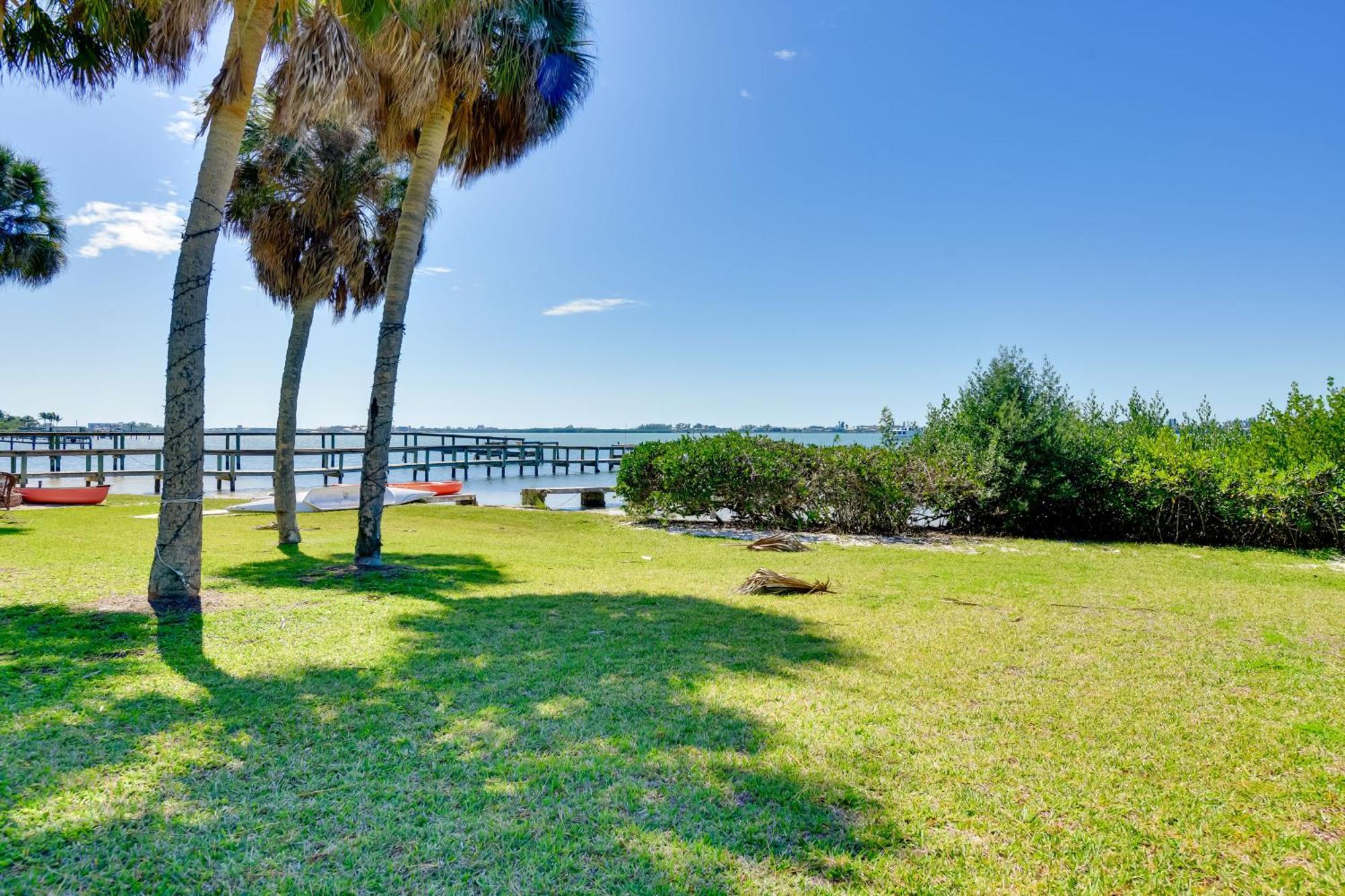 Coastal Oasis With Shared Pool, 2 Mi To Beach! Englewood Luaran gambar
