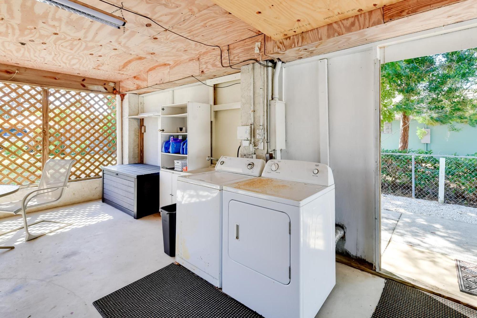 Coastal Oasis With Shared Pool, 2 Mi To Beach! Englewood Luaran gambar